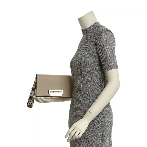 SOLD⛔️Authentic Zac Posen Floral appliqués clutch. - Picture 5 of 5